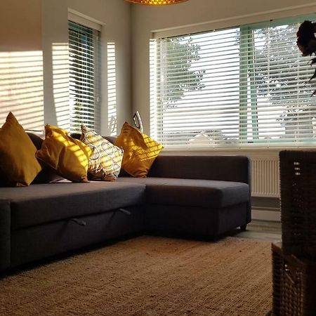 New Contemporary Flat Minutes From Airport & Nec Apartment Marston Green Bagian luar foto